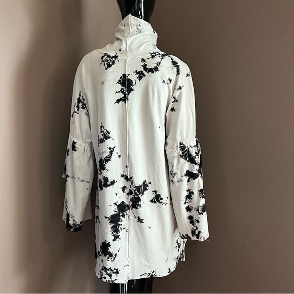 ERRANT sweatshirt - Picture 2 of 3